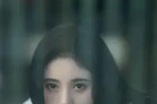 炸裂！司晓迪凌晨甩黑色吊带美照评论区从吃瓜到吐槽吵翻了天